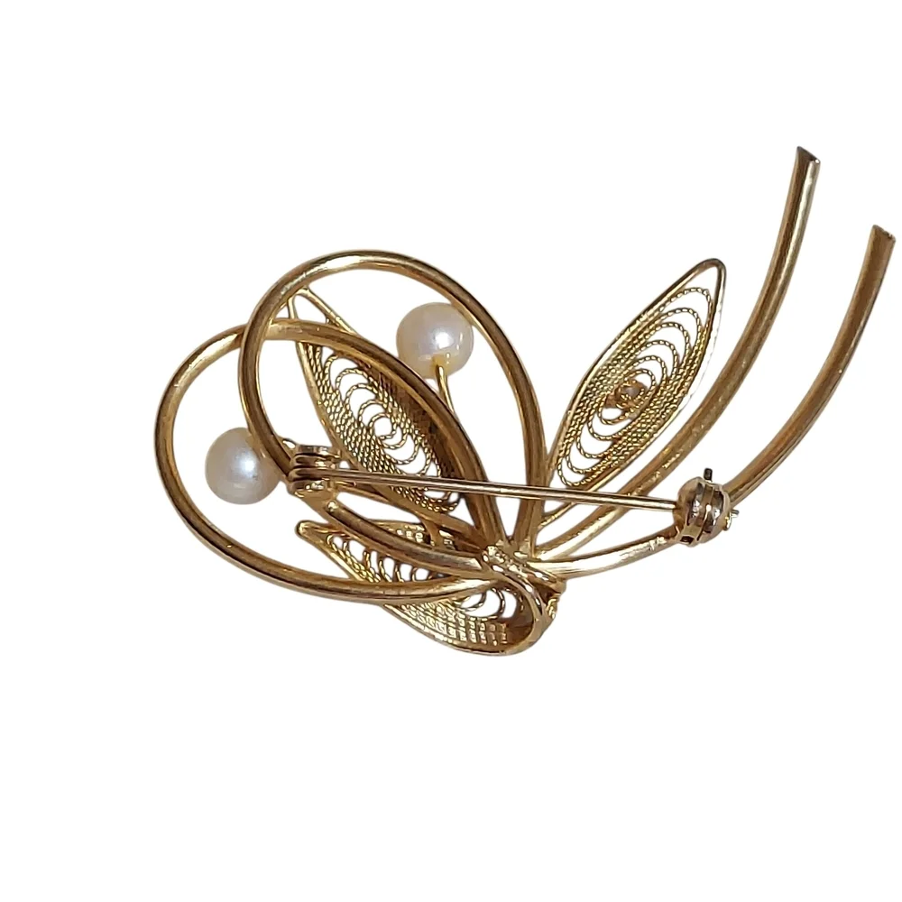 Vintage Gold Filigree and Pearl Swirl Brooch